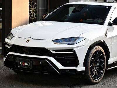 LAMBORGHINI URUS - 2