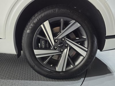 صورة 8 لـ 2025 Genesis GV70