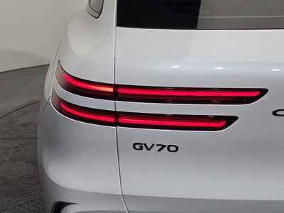 صورة 10 لـ 2025 Genesis GV70