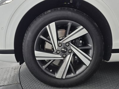 صورة 6 لـ 2025 Genesis GV70