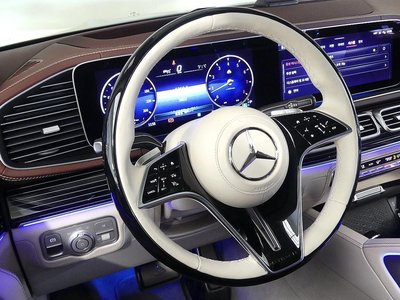 MERCEDES-BENZ GLS - 10