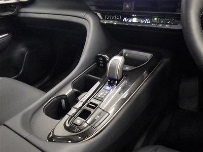 2025 Toyota CROWN SPORT photo 9