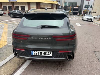 صورة 3 لـ 2023 Genesis GV70