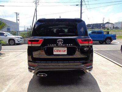TOYOTA LAND CRUISER 300 - 6