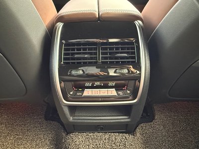 2022 BMW X6 — миниатюра 16
