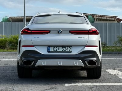 2022 BMW X6 photo 3