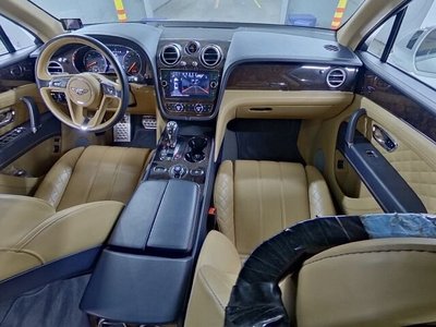 BENTLEY BENTAYGA - 3