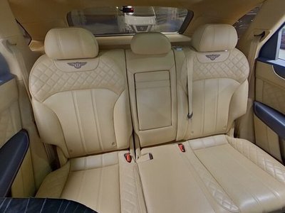 BENTLEY BENTAYGA - 6