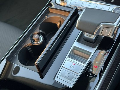 صورة مصغرة 31 لـ 2025 AUDI A8