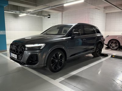 AUDI Q7 - 1
