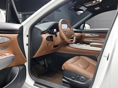 2021 Genesis GV70 thumbnail 13