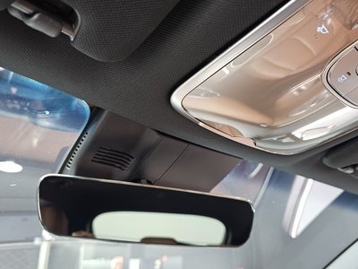 2021 Genesis GV70 thumbnail 25