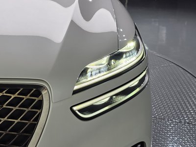 صورة 9 لـ 2021 Genesis GV70