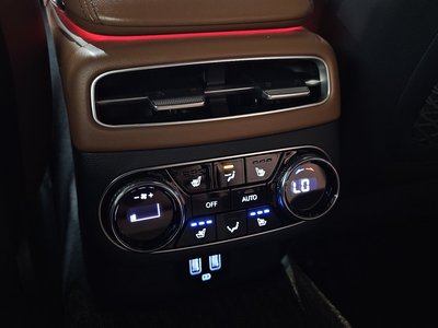 2021 Genesis GV70 thumbnail 33