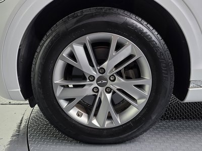 صورة 6 لـ 2021 Genesis GV70