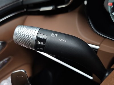 2021 Genesis GV70 thumbnail 31