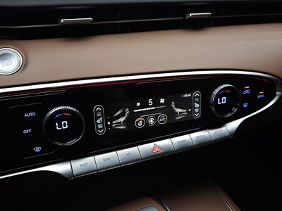 2021 Genesis GV70 thumbnail 27