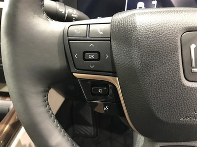 TOYOTA CROWN CROSSOVER - 10