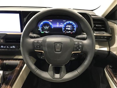 TOYOTA CROWN CROSSOVER - 9