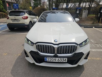 BMW 5 SERIES - 1