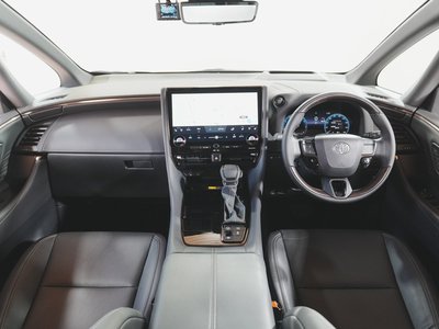 TOYOTA ALPHARD - 2