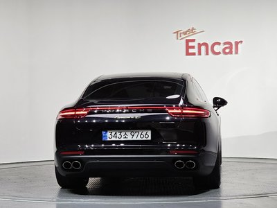 PORSCHE PANAMERA - 4