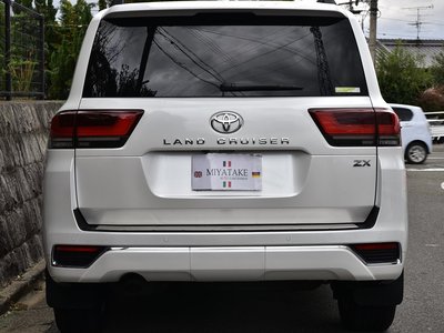 TOYOTA LAND CRUISER 300 - 9