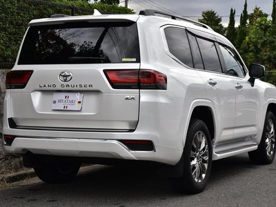 TOYOTA LAND CRUISER 300 - 8