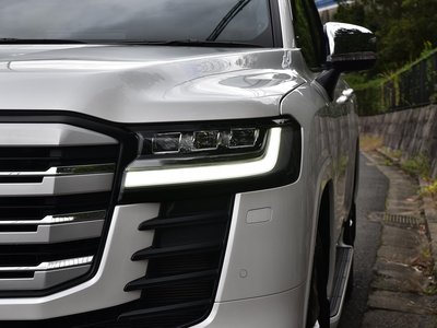 TOYOTA LAND CRUISER 300 - 4