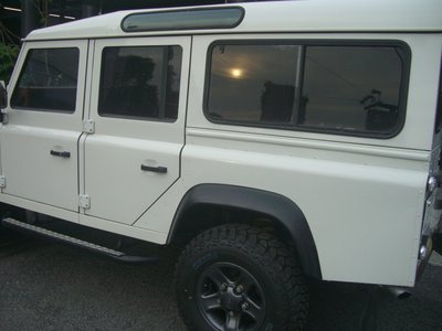 LAND ROVER DEFENDER - 8