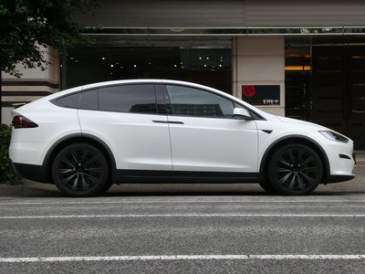 TESLA MODEL X - 4