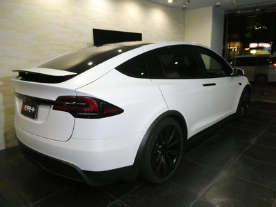 TESLA MODEL X - 5