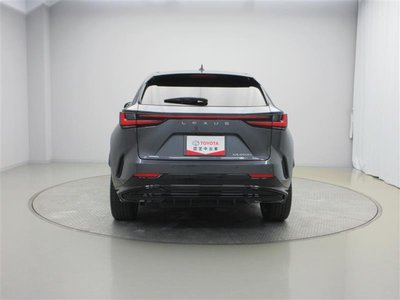 صورة مصغرة 11 لـ 2022 Lexus NX