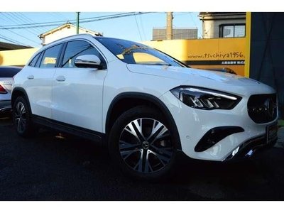 MERCEDES-BENZ GLA - 1