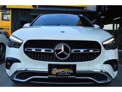 MERCEDES-BENZ GLA - 4