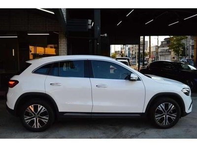 MERCEDES-BENZ GLA - 8