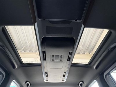 2025 Toyota ALPHARD — фото 4