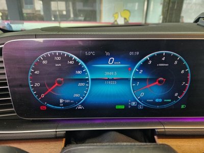 MERCEDES-BENZ GLE - 9