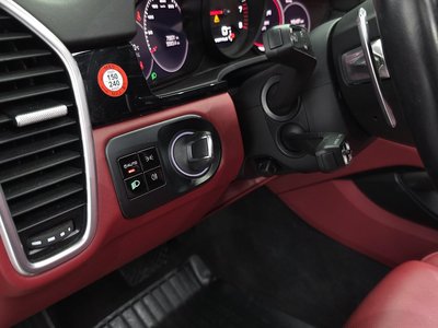 صورة مصغرة 30 لـ 2020 Porsche CAYENNE