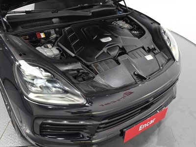 صورة 7 لـ 2020 Porsche CAYENNE