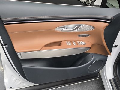 2025 Genesis GV70 — миниатюра 14