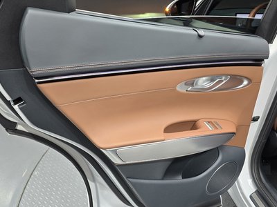 2025 Genesis GV70 — миниатюра 15