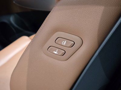 2025 Genesis GV70 — миниатюра 27