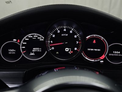 PORSCHE PANAMERA - 8