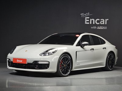 PORSCHE PANAMERA - 1