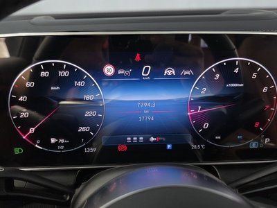 صورة 8 لـ 2025 Mercedes-BENZ GLC