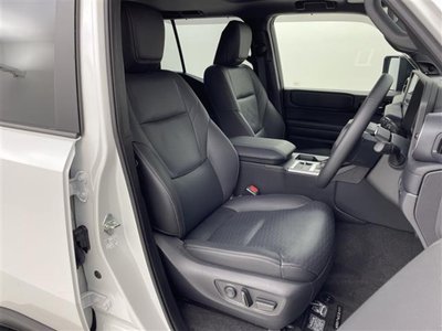 TOYOTA LAND CRUISER 250 - 9