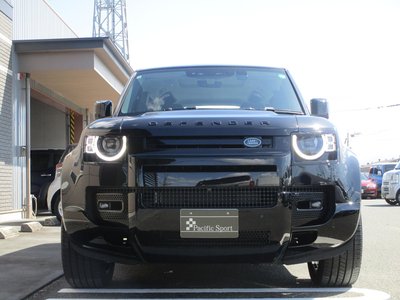 LAND ROVER DEFENDER - 9