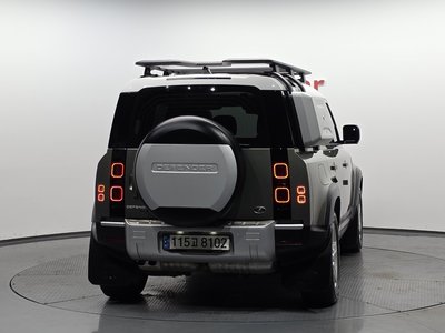 LAND ROVER DEFENDER - 4