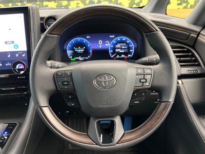 2026 Toyota ALPHARD thumbnail 11